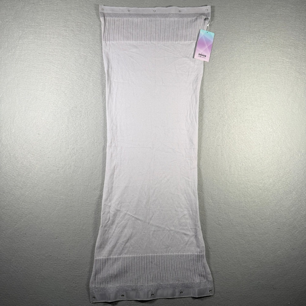 Ivivva by Lululemon Village‎ Chill Scarf Knit Silver Gray Snap Infinity IU9693S